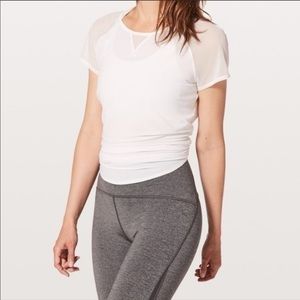 𝙻𝚞𝚕𝚞𝚕𝚎𝚖𝚘𝚗 𝚂𝚑𝚒𝚛𝚝